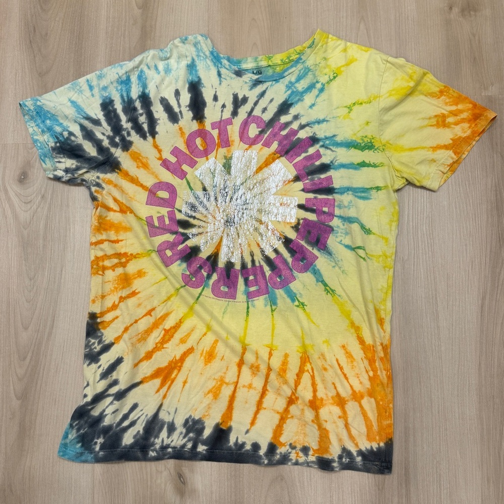 Men’s Bravado 2017 Large Red Hot Chilli Peppers Yellow Tie Dye shirt